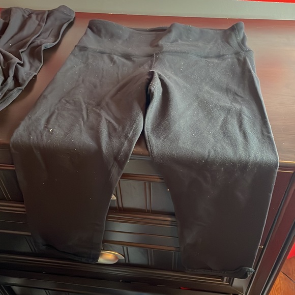 🎉Lululemon Bundle of Black Lulu Leggings! Size 6! - Picture 4 of 9